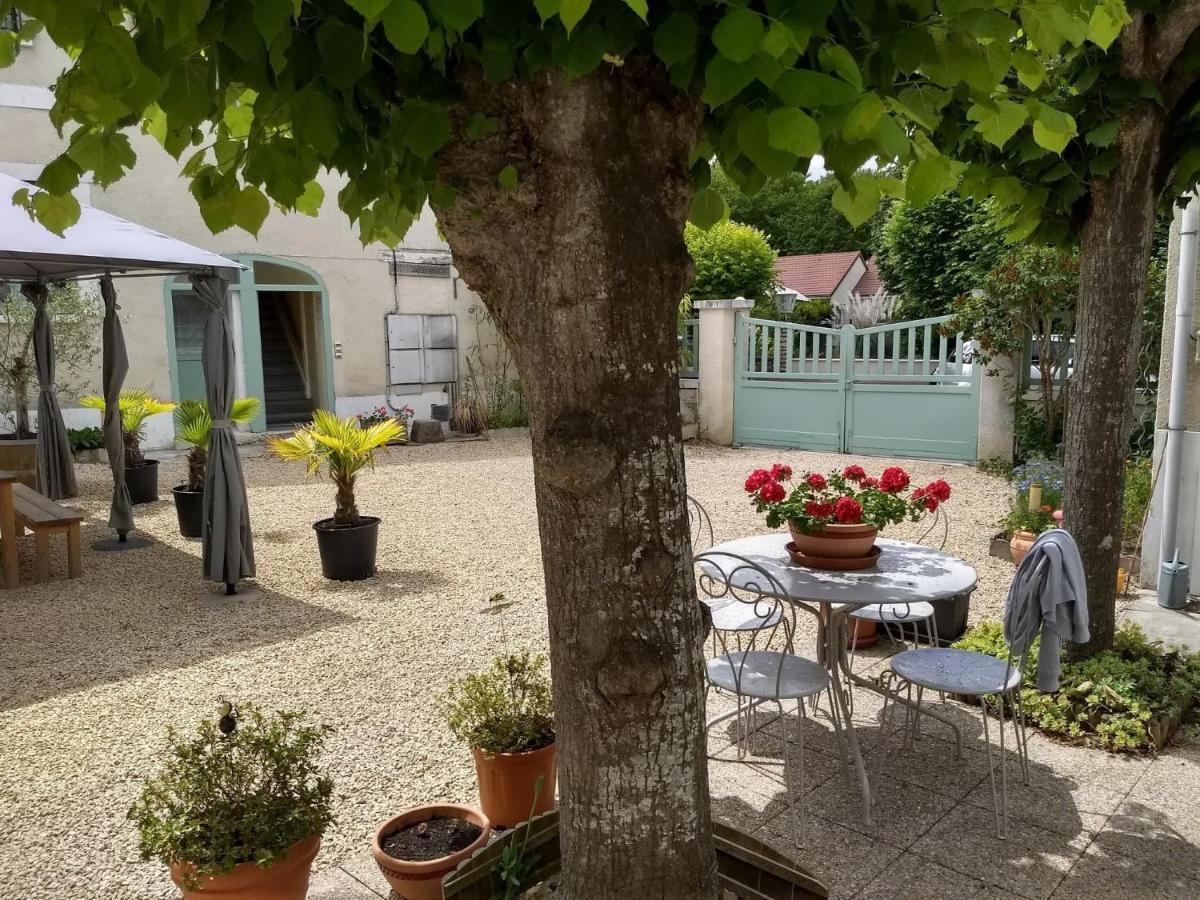 Aparthotel Quelques Fleurs La Roche-Posay Exterior foto